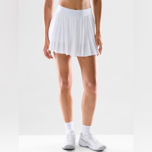 Golden MoveTech™ Tennis Pro Micro Skirt - Picture 2 of 11